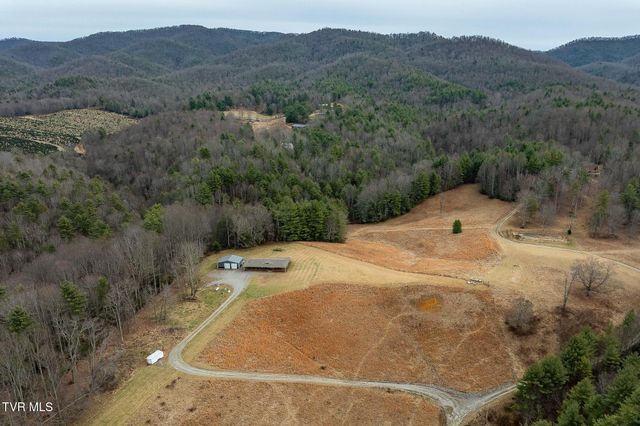 3146 Divide Road, Mountain City, TN 37683