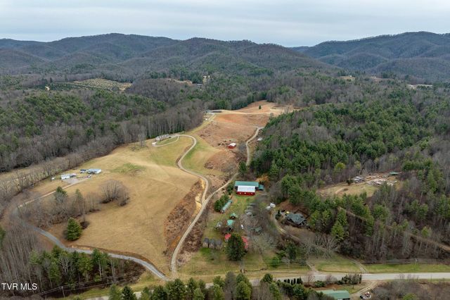 3146 Divide Road, Mountain City, TN 37683