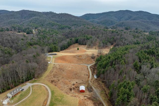 3146 Divide Road, Mountain City, TN 37683