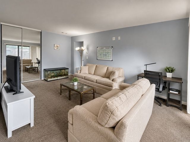 30 Shrewsbury Green J, Shrewsbury, MA 01545