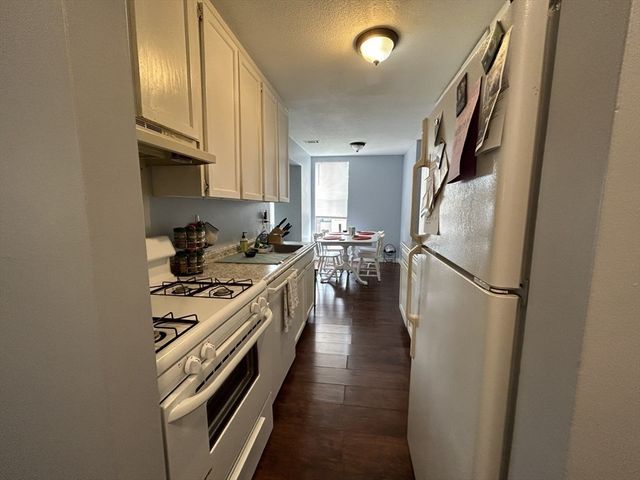 30 Shrewsbury Green J, Shrewsbury, MA 01545