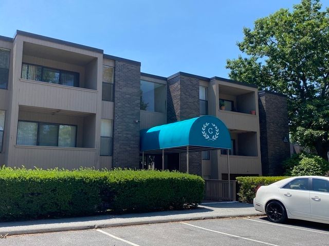 30 Shrewsbury Green J, Shrewsbury, MA 01545