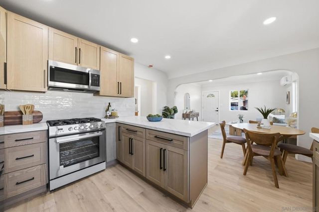 4665 67 E Thorn St, San Diego, CA 92105