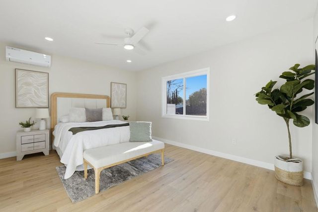 4665 67 E Thorn St, San Diego, CA 92105