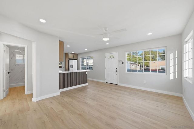 4665 67 E Thorn St, San Diego, CA 92105