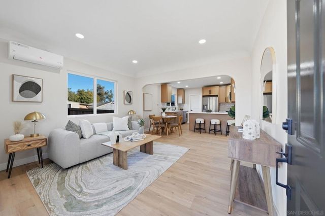 4665 67 E Thorn St, San Diego, CA 92105