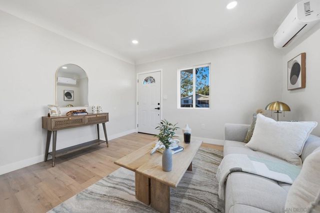 4665 67 E Thorn St, San Diego, CA 92105