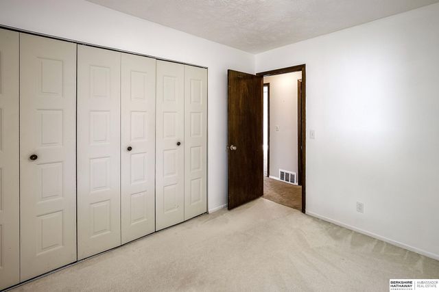 7708 S 87th Street, La Vista, NE 68128