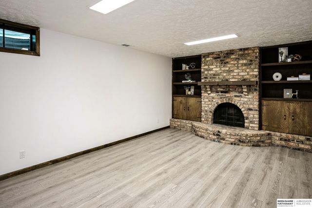 7708 S 87th Street, La Vista, NE 68128