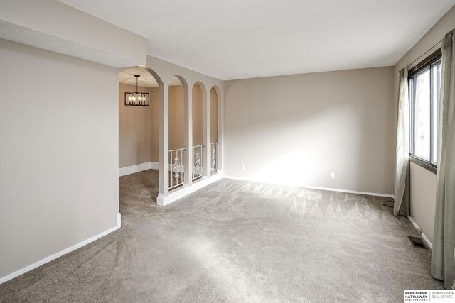 7708 S 87th Street, La Vista, NE 68128