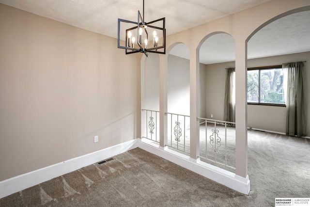 7708 S 87th Street, La Vista, NE 68128