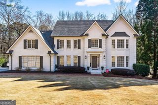 7745 Dunvegan Close, Sandy Springs, GA 30350