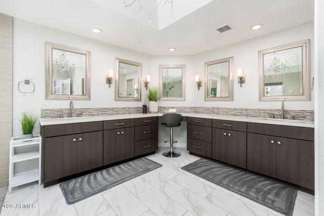 5402 E CHOLLA Street, Scottsdale, AZ 85254