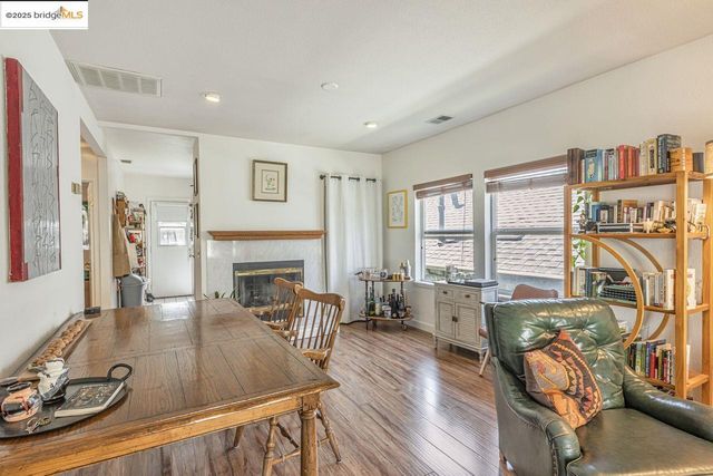 85 Linda Ave, Oakland, CA 94611