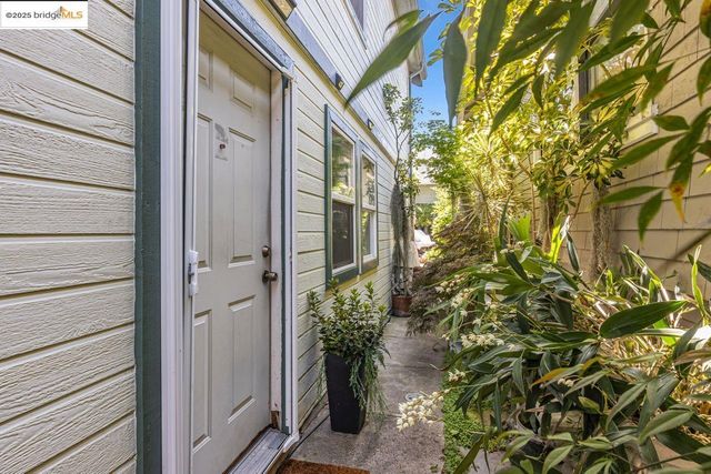 85 Linda Ave, Oakland, CA 94611