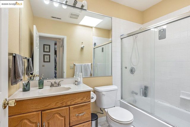 85 Linda Ave, Oakland, CA 94611
