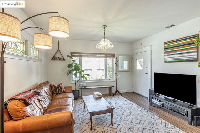 85 Linda Ave, Oakland, CA 94611