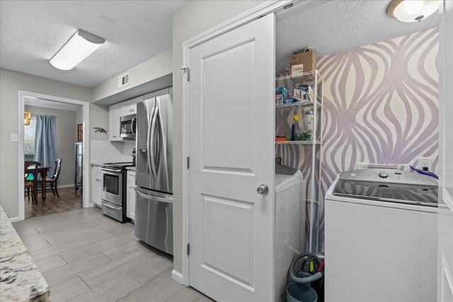 59 Hideaway Drive, Friendswood, TX 77546