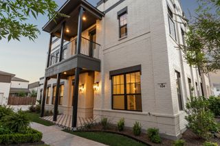 305 Sunset Lane 104, Fort Worth, TX 76114