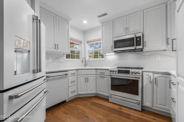 411 Eastgate Village Wynde, Louisville, KY 40223