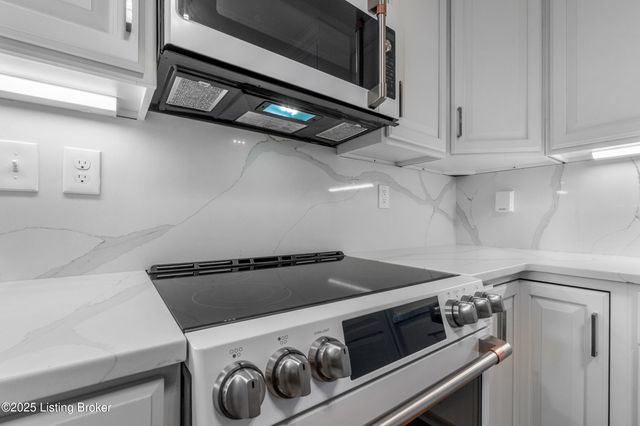 411 Eastgate Village Wynde, Louisville, KY 40223