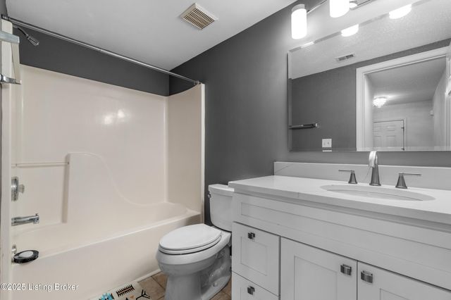 411 Eastgate Village Wynde, Louisville, KY 40223