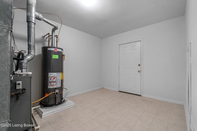 411 Eastgate Village Wynde, Louisville, KY 40223