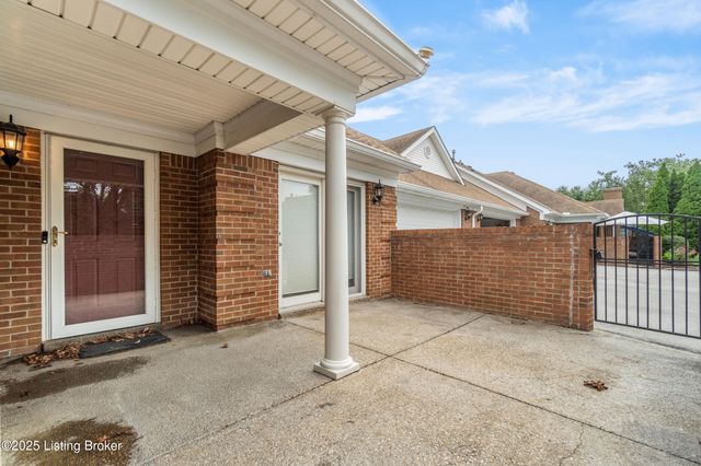 411 Eastgate Village Wynde, Louisville, KY 40223