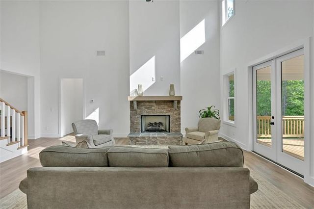 8 Greencliff Way SE, Cartersville, GA 30120