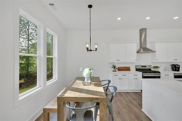 8 Greencliff Way SE, Cartersville, GA 30120