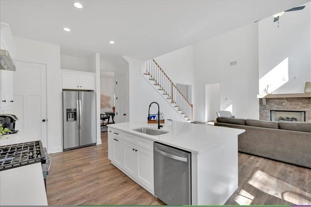 8 Greencliff Way SE, Cartersville, GA 30120