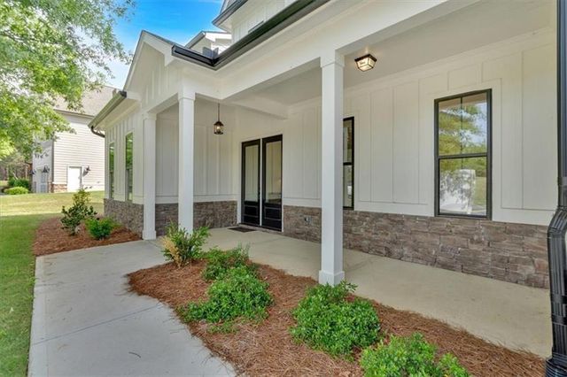 8 Greencliff Way SE, Cartersville, GA 30120