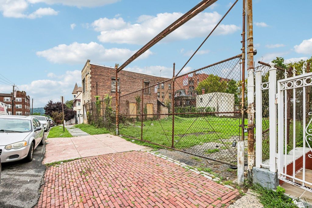 127 Downing Street, Yonkers, NY 10705 — exterior