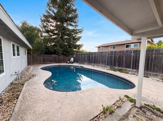 6840 Oaklawn Way, Fair Oaks, CA 95628