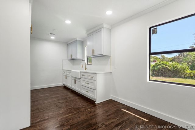 1825 N Delaware Avenue, Tulsa, OK 74110