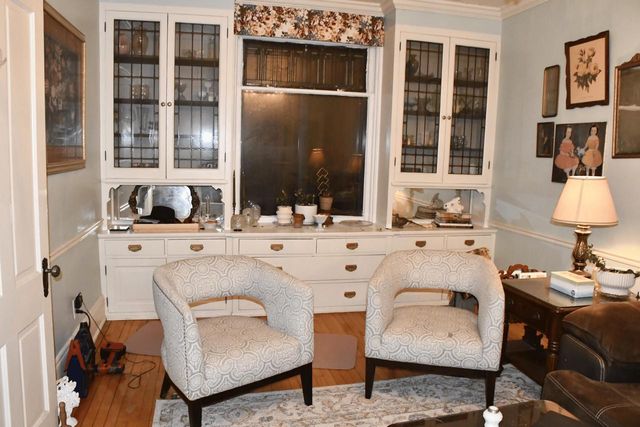 2736 N OAKLAND AVENUE, Milwaukee, WI 53211