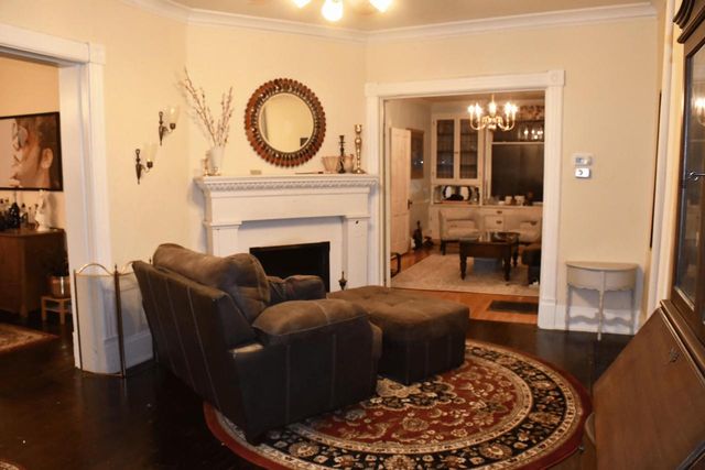 2736 N OAKLAND AVENUE, Milwaukee, WI 53211