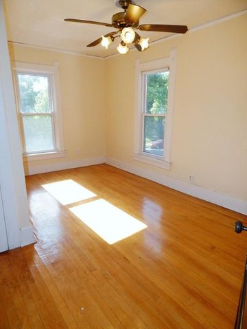 2736 N OAKLAND AVENUE, Milwaukee, WI 53211