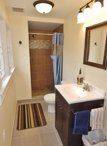 2736 N OAKLAND AVENUE, Milwaukee, WI 53211