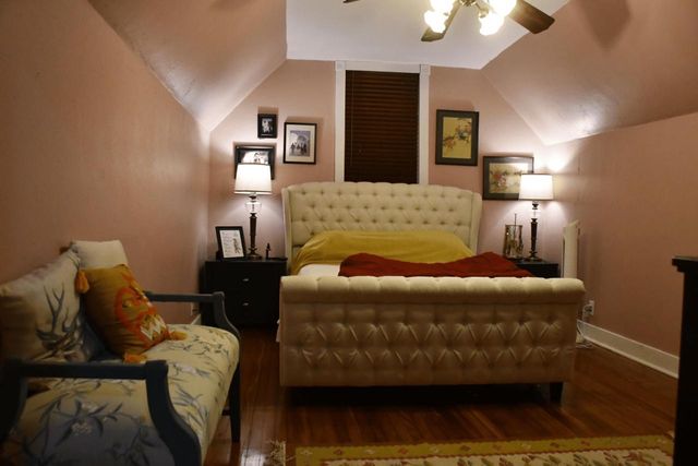 2736 N OAKLAND AVENUE, Milwaukee, WI 53211