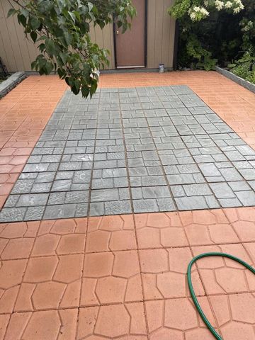 2736 N OAKLAND AVENUE, Milwaukee, WI 53211