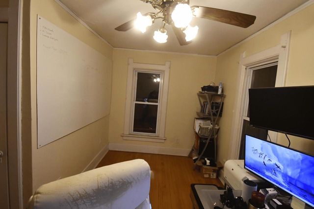 2736 N OAKLAND AVENUE, Milwaukee, WI 53211