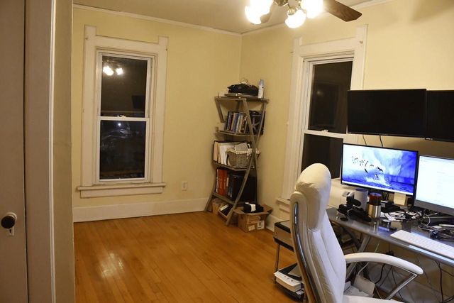 2736 N OAKLAND AVENUE, Milwaukee, WI 53211