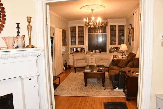 2736 N OAKLAND AVENUE, Milwaukee, WI 53211