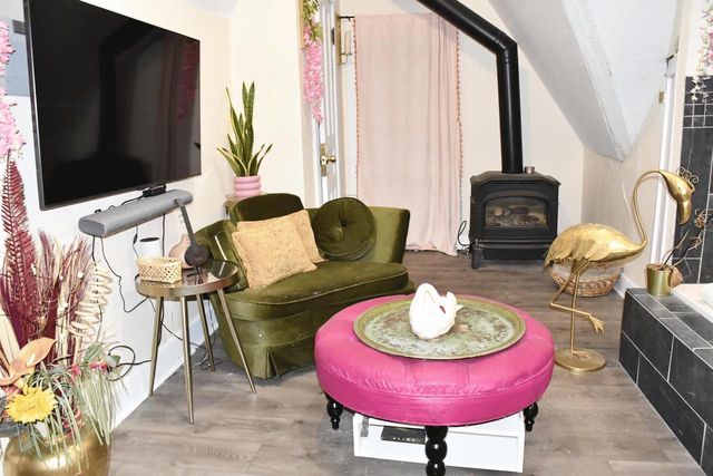 2736 N OAKLAND AVENUE, Milwaukee, WI 53211