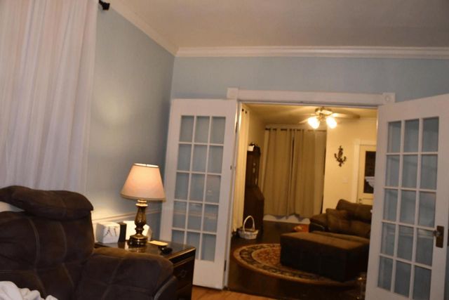 2736 N OAKLAND AVENUE, Milwaukee, WI 53211