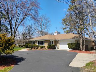 17w120 Woodland Avenue, Bensenville, IL 60106