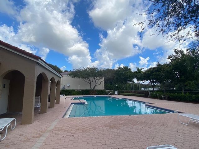 599 NW 87th Terrace, Coral Springs, FL 33071