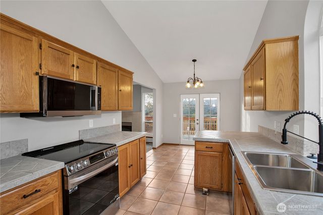 5607 Vincent Court SE, Lacey, WA 98513