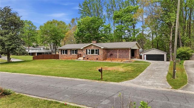 201 Dillard Drive NE, Kennesaw, GA 30144